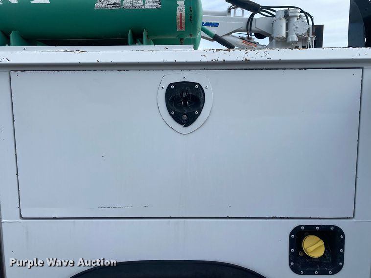 image for item JW9280 2015 Ford F350 Super Duty XL  utility bed pickup truck