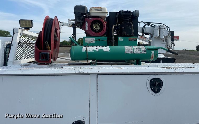 image for item JW9280 2015 Ford F350 Super Duty XL  utility bed pickup truck