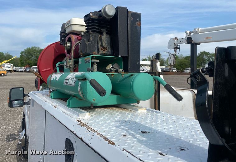 image for item JW9280 2015 Ford F350 Super Duty XL  utility bed pickup truck