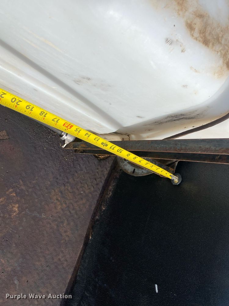 image for item JW9280 2015 Ford F350 Super Duty XL  utility bed pickup truck