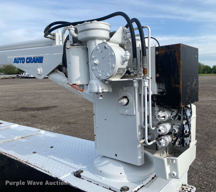 image for item JW9280 2015 Ford F350 Super Duty XL  utility bed pickup truck