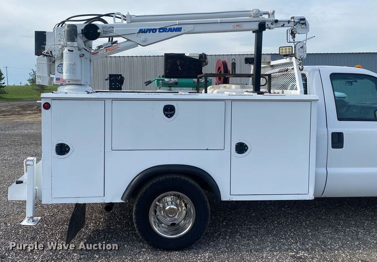 image for item JW9280 2015 Ford F350 Super Duty XL  utility bed pickup truck