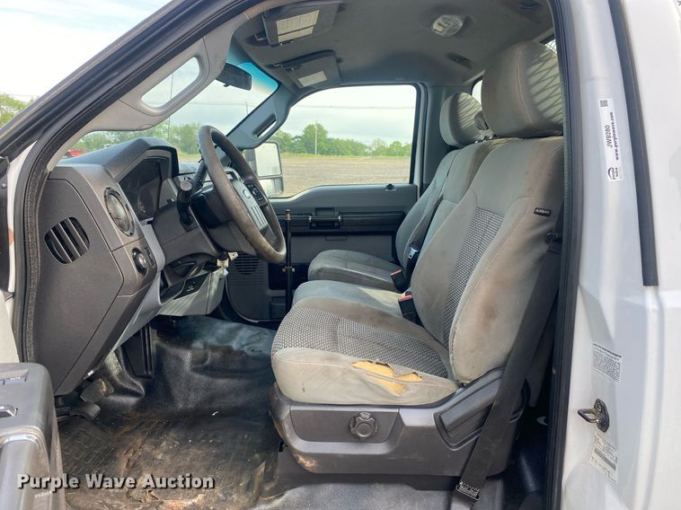 image for item JW9280 2015 Ford F350 Super Duty XL  utility bed pickup truck