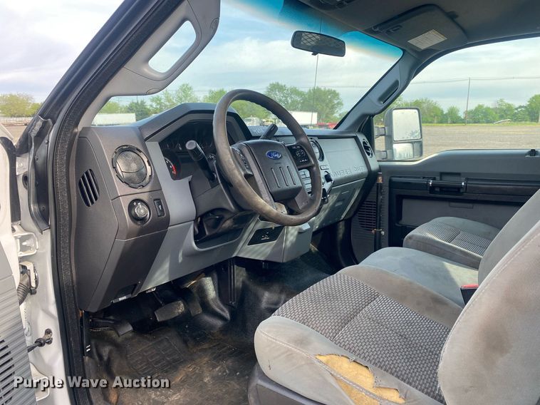 image for item JW9280 2015 Ford F350 Super Duty XL  utility bed pickup truck