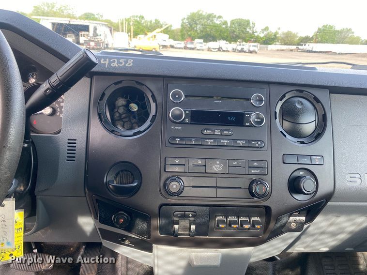 image for item JW9280 2015 Ford F350 Super Duty XL  utility bed pickup truck