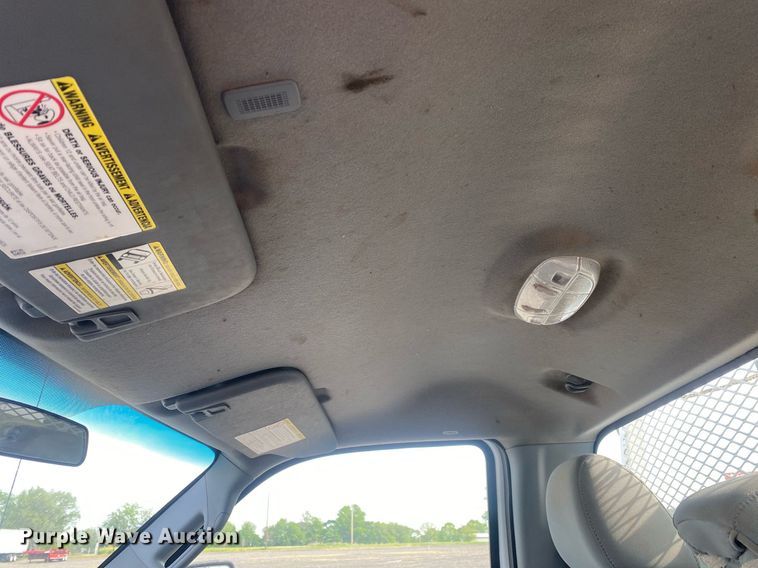 image for item JW9280 2015 Ford F350 Super Duty XL  utility bed pickup truck