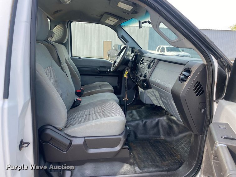 image for item JW9280 2015 Ford F350 Super Duty XL  utility bed pickup truck