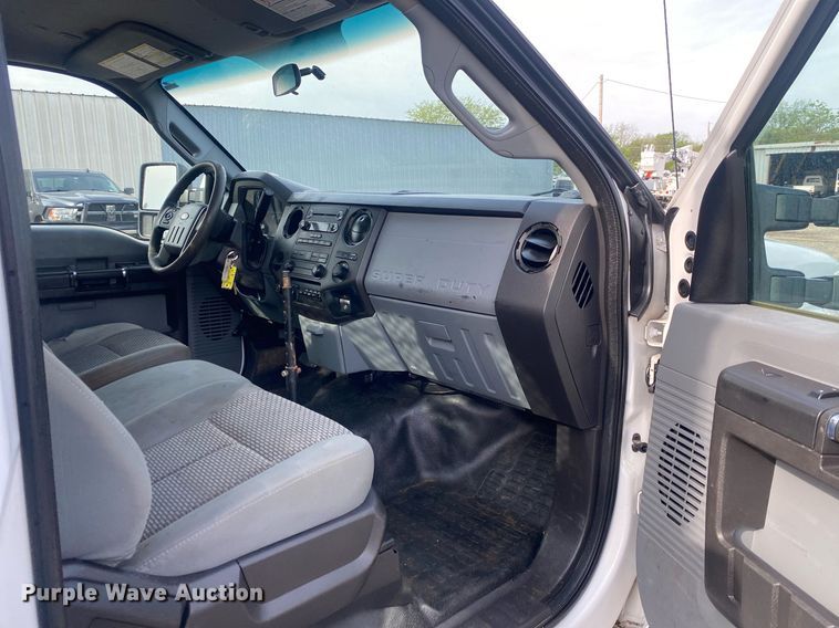 image for item JW9280 2015 Ford F350 Super Duty XL  utility bed pickup truck