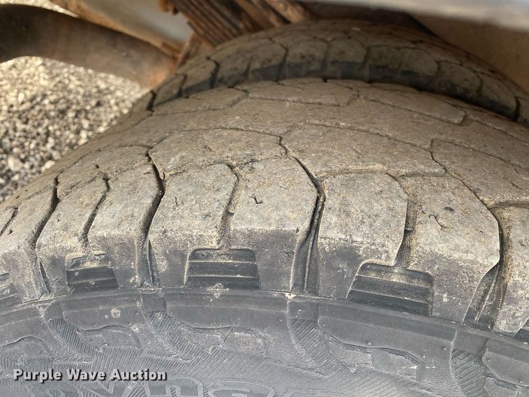 image for item JW9280 2015 Ford F350 Super Duty XL  utility bed pickup truck