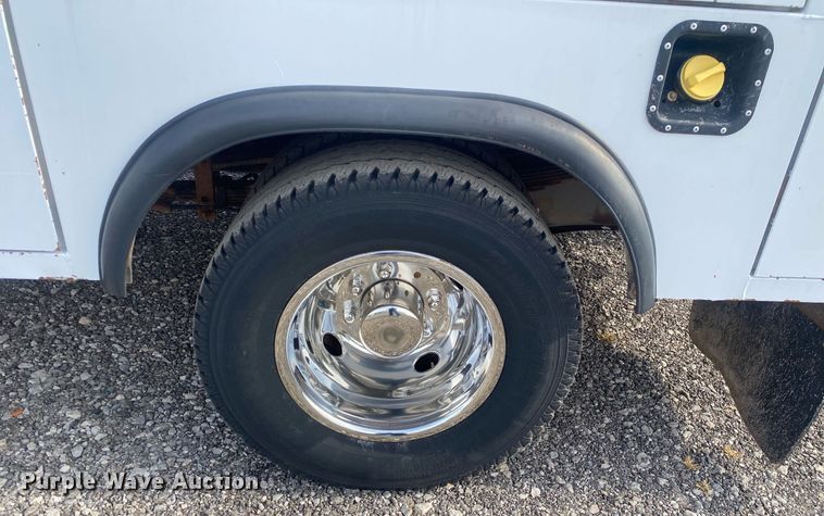 image for item JW9280 2015 Ford F350 Super Duty XL  utility bed pickup truck