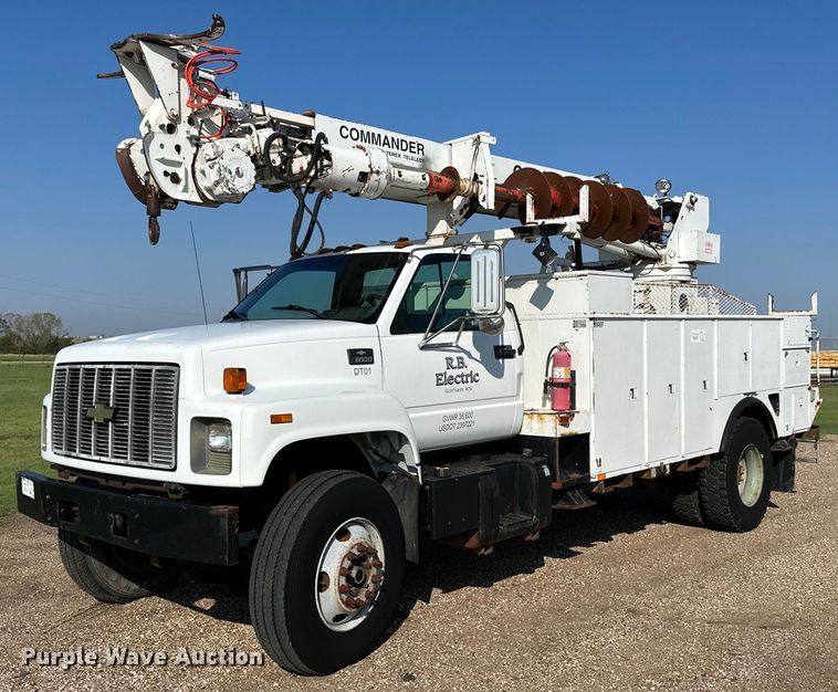 image for item KL9026 2000 Chevrolet C8500  digger derrick truck