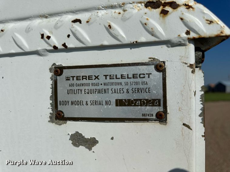 image for item KL9026 2000 Chevrolet C8500  digger derrick truck