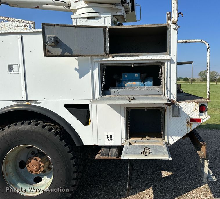 image for item KL9026 2000 Chevrolet C8500  digger derrick truck