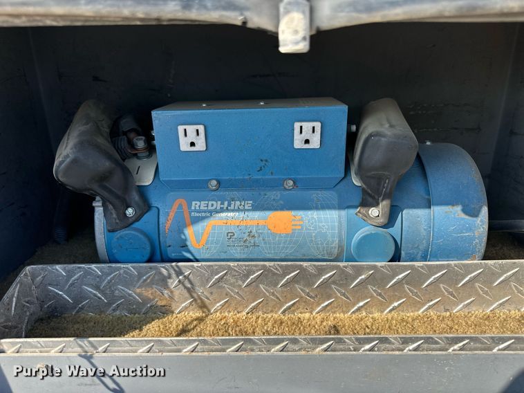 image for item KL9026 2000 Chevrolet C8500  digger derrick truck