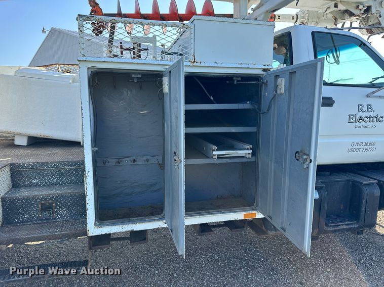 image for item KL9026 2000 Chevrolet C8500  digger derrick truck