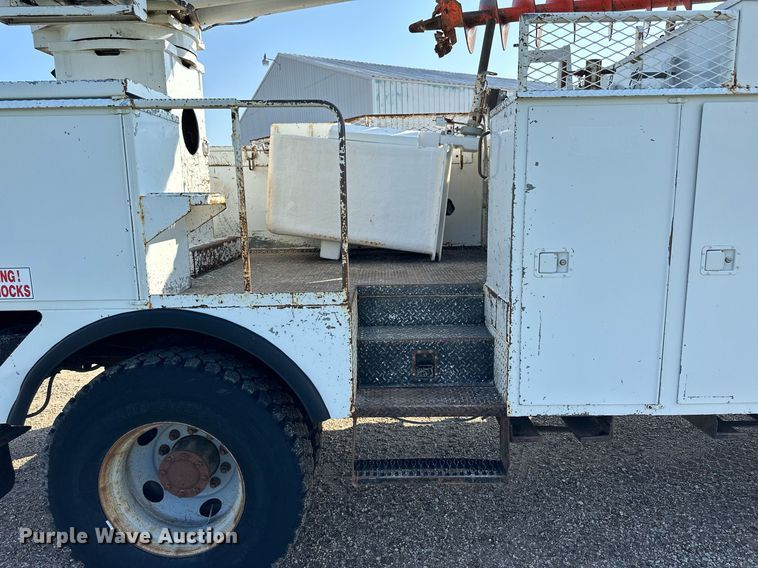 image for item KL9026 2000 Chevrolet C8500  digger derrick truck