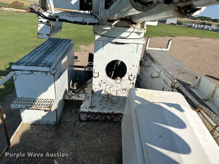 image for item KL9026 2000 Chevrolet C8500  digger derrick truck