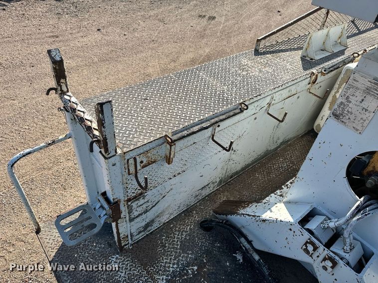 image for item KL9026 2000 Chevrolet C8500  digger derrick truck