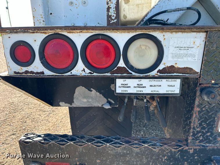 image for item KL9026 2000 Chevrolet C8500  digger derrick truck