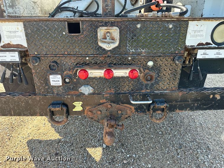 image for item KL9026 2000 Chevrolet C8500  digger derrick truck