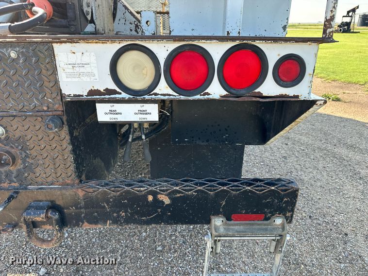 image for item KL9026 2000 Chevrolet C8500  digger derrick truck