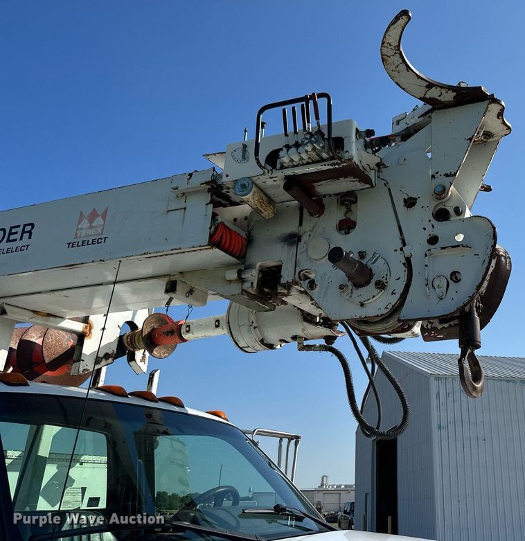 image for item KL9026 2000 Chevrolet C8500  digger derrick truck