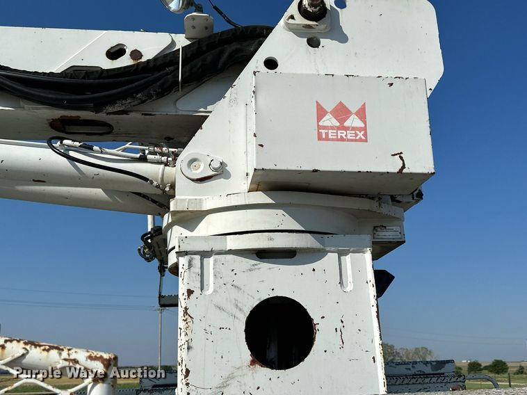 image for item KL9026 2000 Chevrolet C8500  digger derrick truck