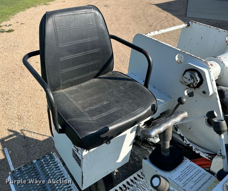 image for item KL9026 2000 Chevrolet C8500  digger derrick truck