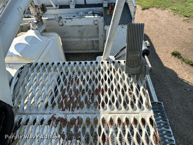 image for item KL9026 2000 Chevrolet C8500  digger derrick truck