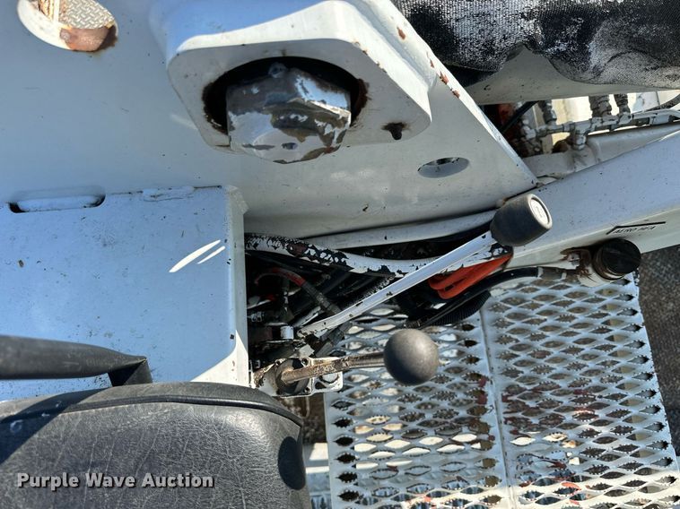 image for item KL9026 2000 Chevrolet C8500  digger derrick truck