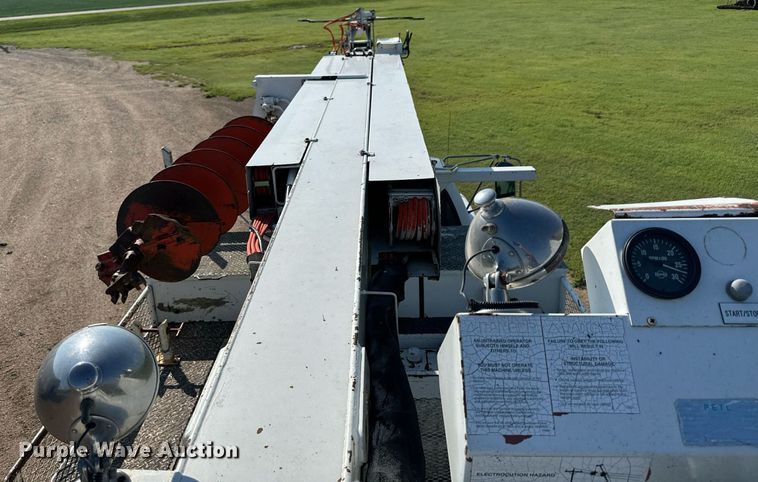 image for item KL9026 2000 Chevrolet C8500  digger derrick truck