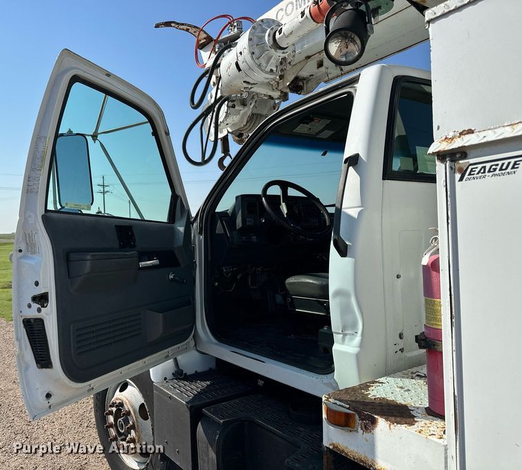 image for item KL9026 2000 Chevrolet C8500  digger derrick truck