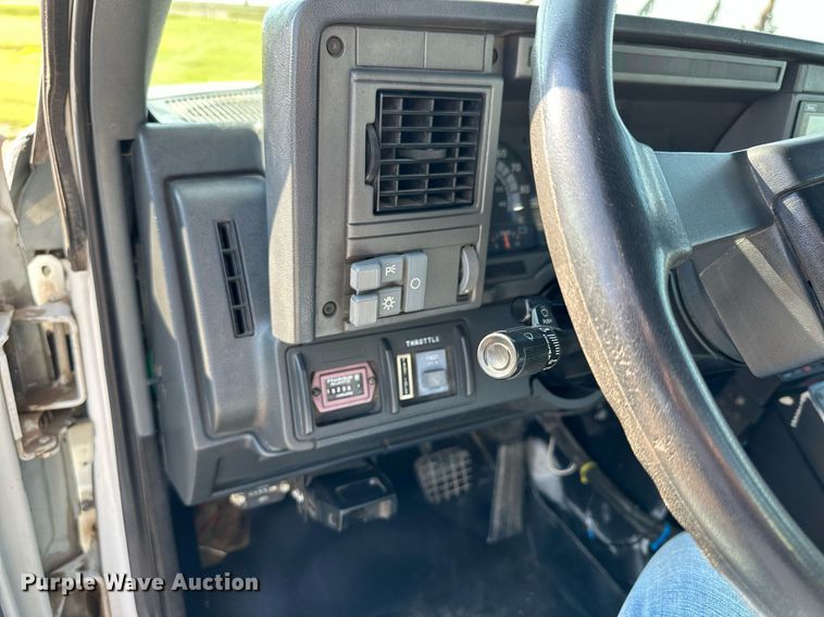 image for item KL9026 2000 Chevrolet C8500  digger derrick truck