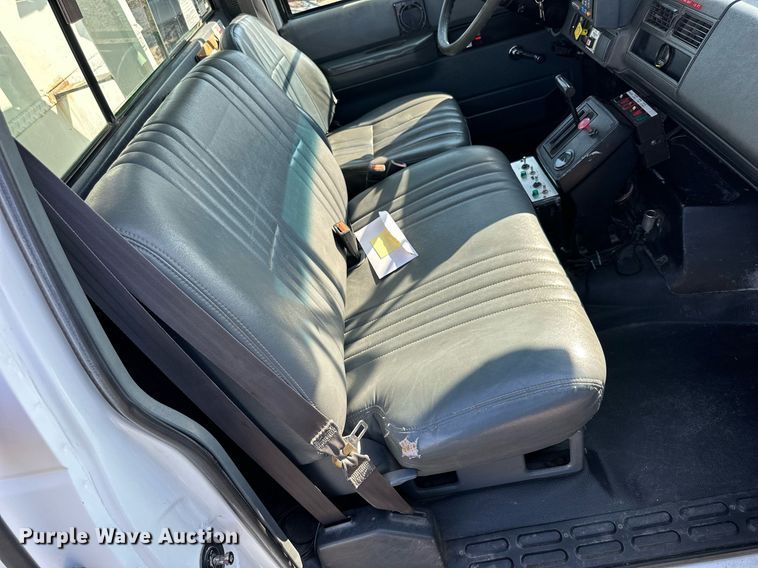 image for item KL9026 2000 Chevrolet C8500  digger derrick truck