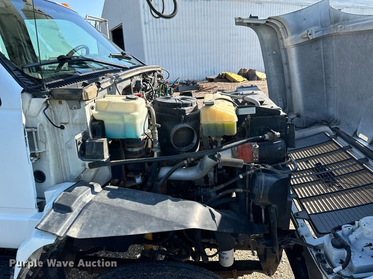 image for item KL9026 2000 Chevrolet C8500  digger derrick truck