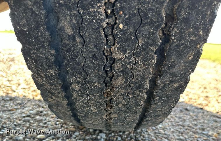 image for item KL9026 2000 Chevrolet C8500  digger derrick truck