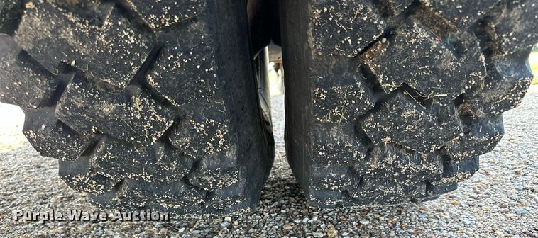 image for item KL9026 2000 Chevrolet C8500  digger derrick truck