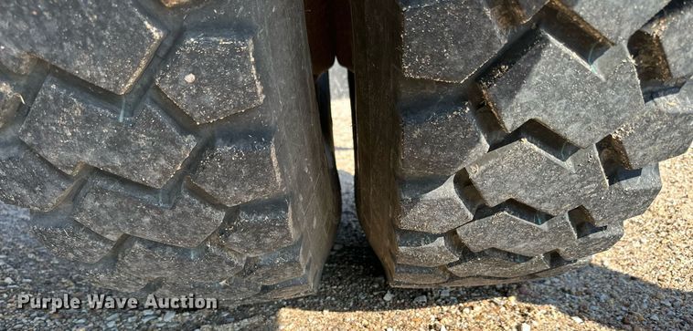 image for item KL9026 2000 Chevrolet C8500  digger derrick truck