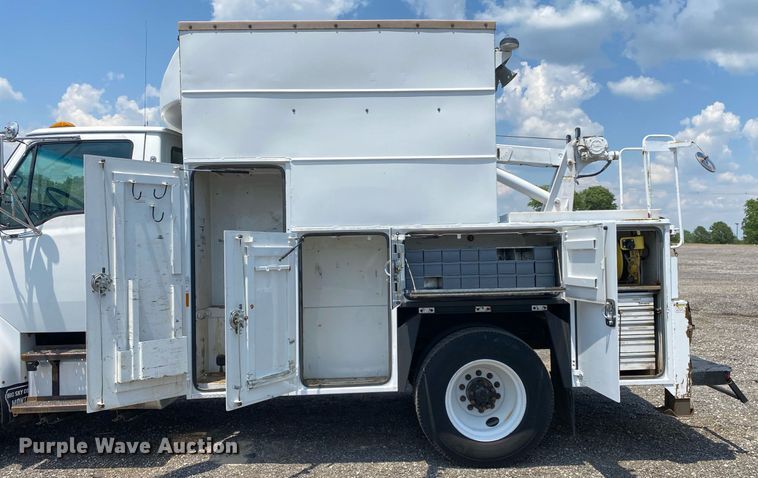 image for item KW9247 2007 Sterling Acterra  utility / service truck