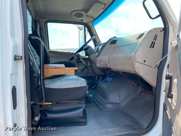 image for item KW9247 2007 Sterling Acterra  utility / service truck