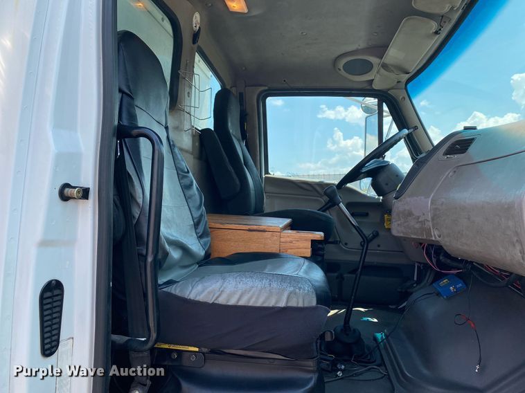 image for item KW9247 2007 Sterling Acterra  utility / service truck