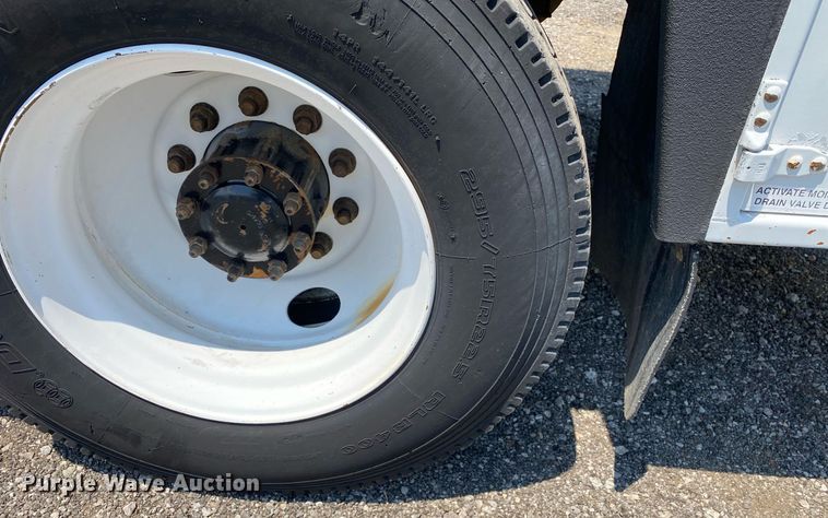 image for item KW9247 2007 Sterling Acterra  utility / service truck