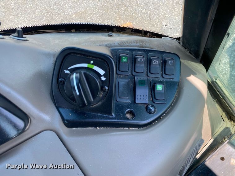 image for item KW9249 2016 Case 580 Super N  backhoe