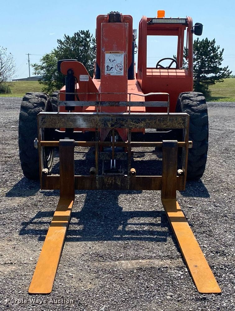 image for item KW9252 2005 SkyTrak 6042  telehandler