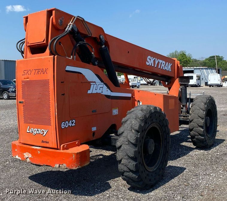 image for item KW9252 2005 SkyTrak 6042  telehandler