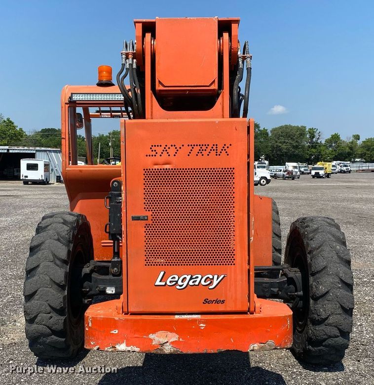 image for item KW9252 2005 SkyTrak 6042  telehandler