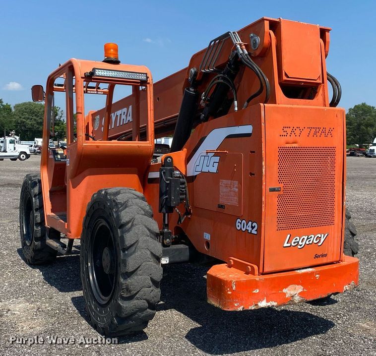 image for item KW9252 2005 SkyTrak 6042  telehandler