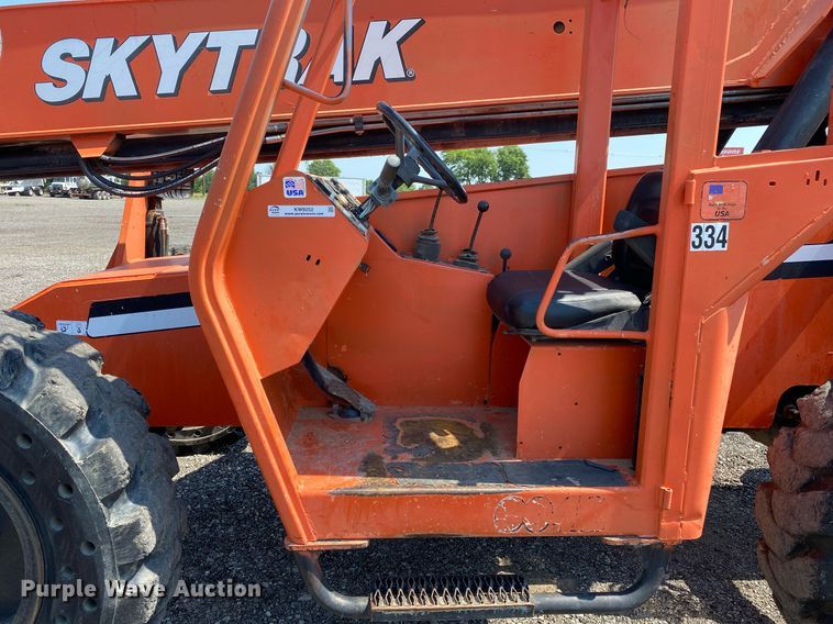 image for item KW9252 2005 SkyTrak 6042  telehandler