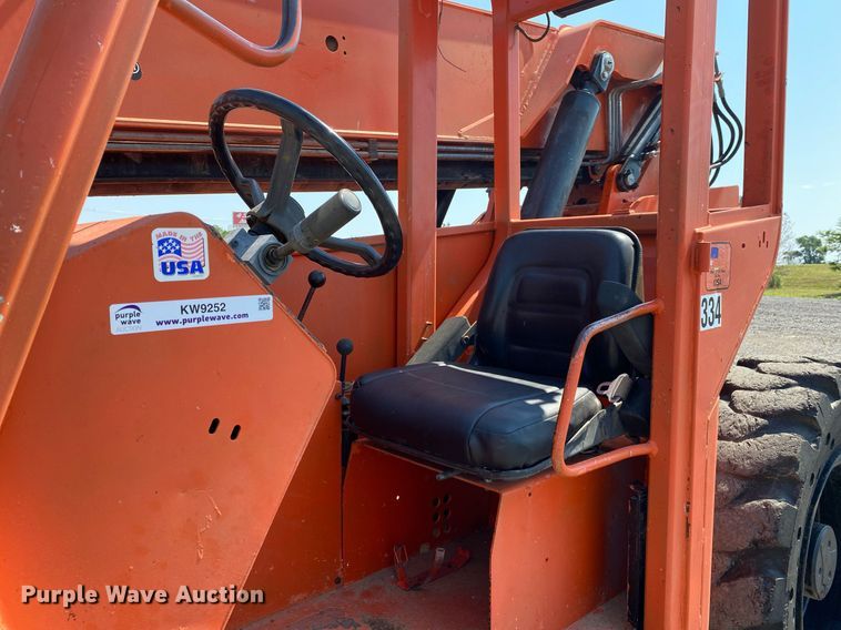 image for item KW9252 2005 SkyTrak 6042  telehandler