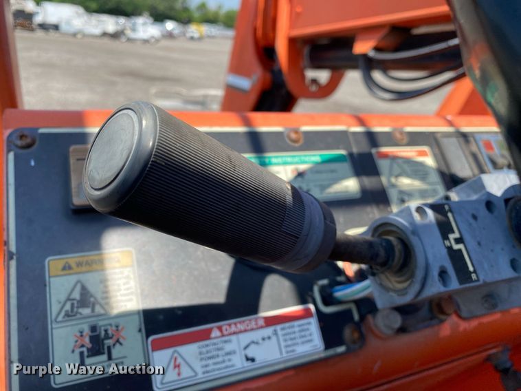 image for item KW9252 2005 SkyTrak 6042  telehandler